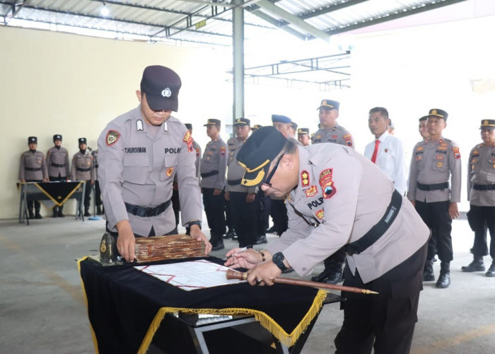 13 Jabatan Perwira Polres Kebumen Diserahterimakan