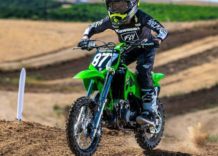 Kawasaki KX65 2025, Motorcross Ringan yang Cocok untuk Rider Muda, Harga Mulai Rp 39 Jutaan