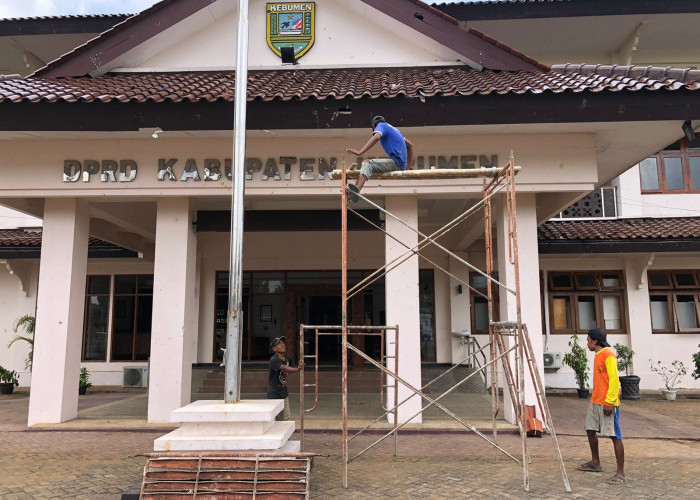 Mulai Diperbaiki, Kerugian Gedung DPRD Kebmen Capai Rp75 Juta