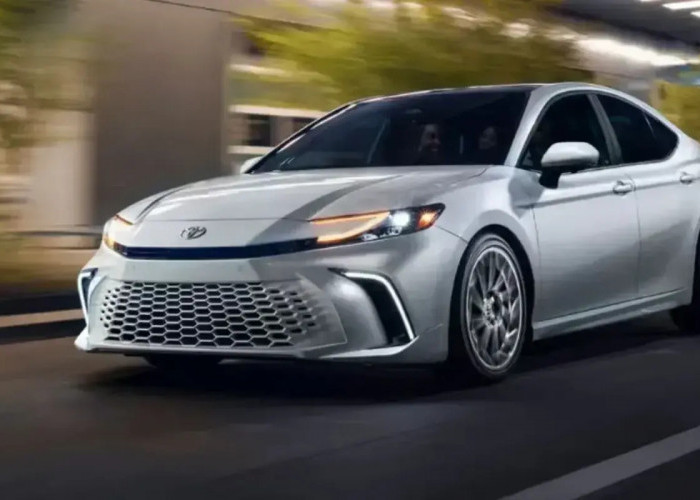 Toyota Camry 2025 Semakin Mewah! Intip Harga & Spesifikasi Lengkapnya di Sini