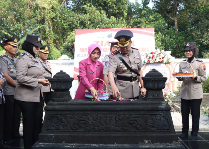 Hari ke-80 Bhayangkara, Polres Banjarnegara Kenang Jasa Jenderal Soekarno Djojonagoro Lewat Ziarah Makam