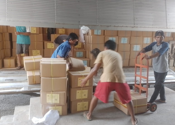 Tak Mau Kecolongan Rusak, Logistik Pemilu Bakal Dikemas Dua Lapis