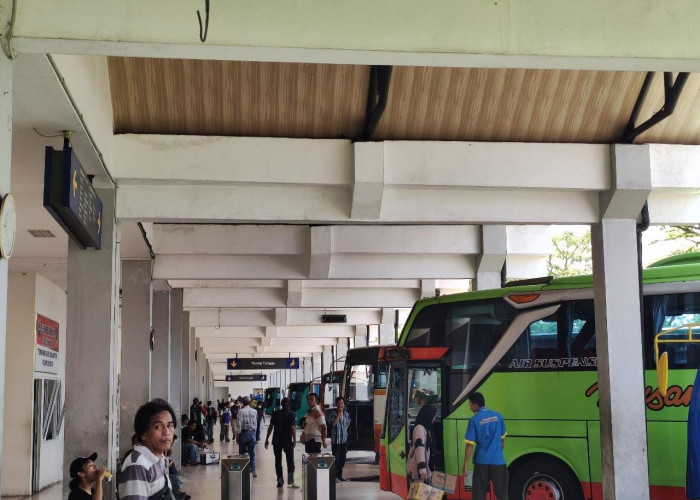 Pemudik Mulai Berdatangan di Terminal Bulupitu