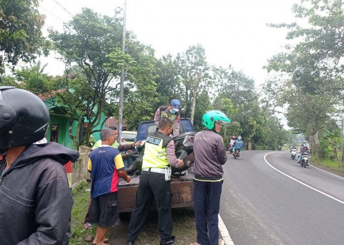 Kecelakaan di Jalan Somagede - Banyumas, Truk Lari Setelah Tabrakan dengan Motor Pelajar   