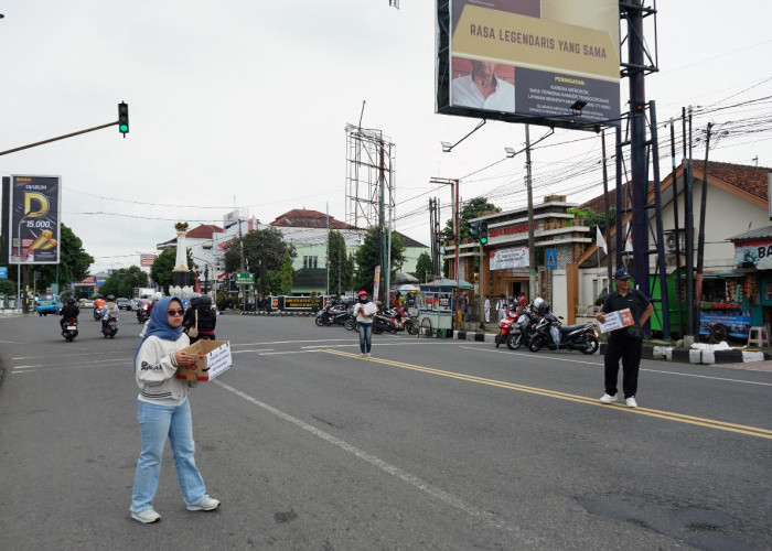 Seniman dan Pelaku Usaha Banjarnegara Gelar Aksi Penggalangan Dana untuk Korban Longsor Situkung