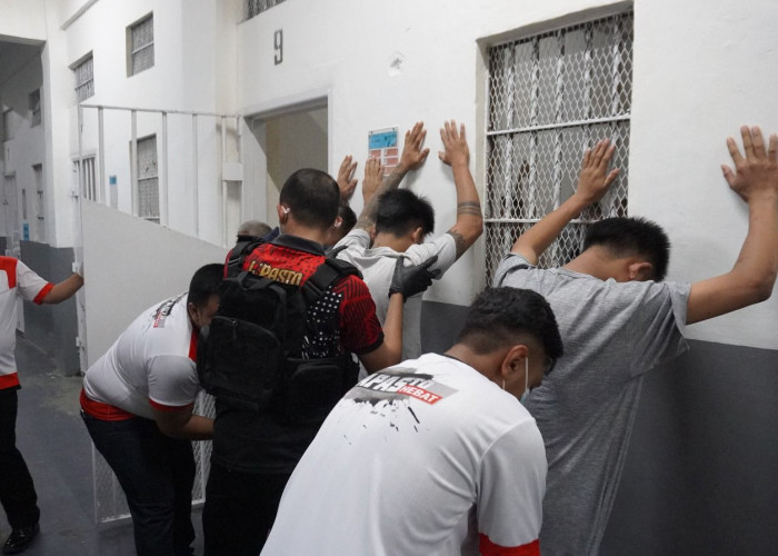 Gelar Razia Gabungan Tengah Malam, Petugas Tak Temukan Barang Terlarang di Lapas Purwokerto