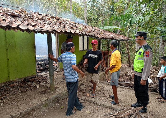 Bakar Sampah, Rumah Warga Tunjungseto Ludes Terbakar