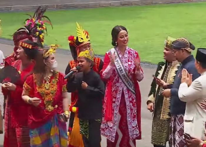 Istana Presiden Ambyar dengan Lagu Ojo Dibandingke, Jokowi :  Nyanyi Boleh, Tapi Jangan Lupa Belajar