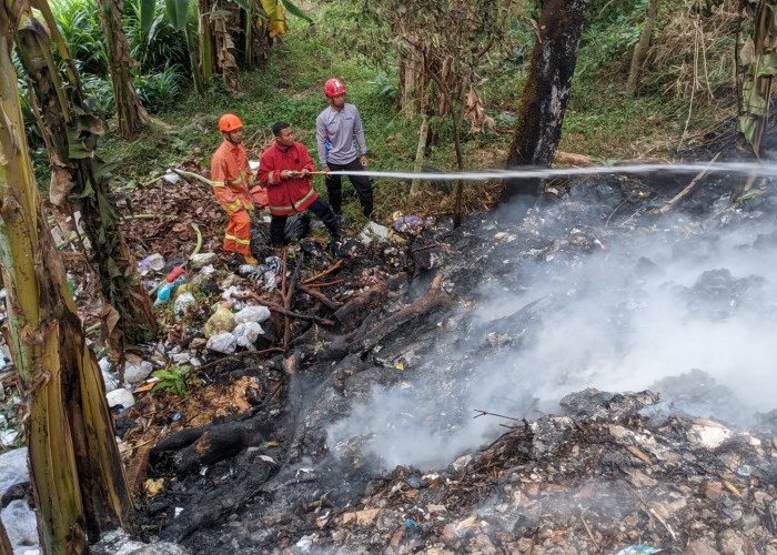 Sampah di Komplek KAI Bantarsoka Purwokerto Terbakar, Damkar Cegah Api Merembet ke Sekitar