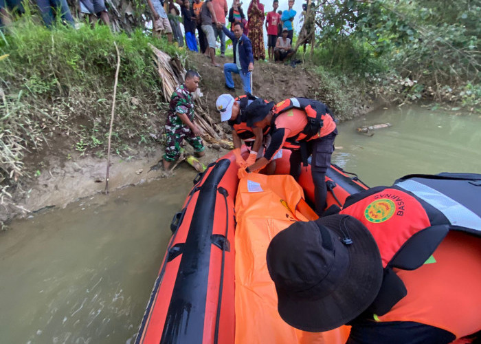 TIM SAR Gabungan Temukan Remaja Tenggelam di Sungai Cikawung dalam Kondisi Meninggal Dunia