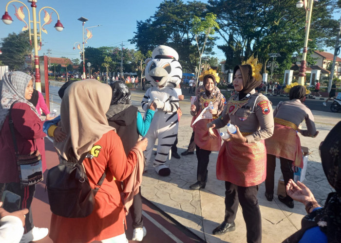 Edukasi Masyarakat Lewat Art Policing