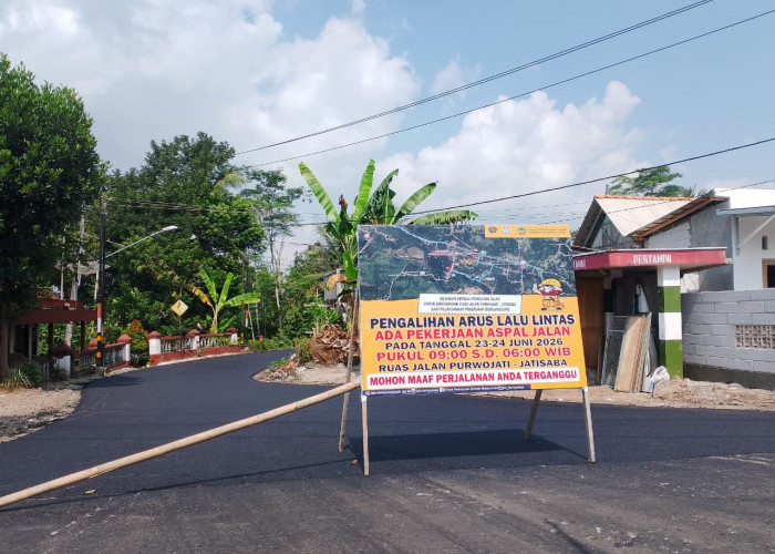 Jalan Rusak 10 Tahun Akhirnya Diperbaiki, Warga Jatisaba Banyumas Kini Bisa Melintas Lebih Aman