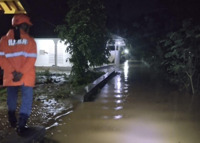 Hujan Lebat Lebih 2 Jam, 70 KK Terdampak Banjir Luapan di Kedungpring Kemranjen