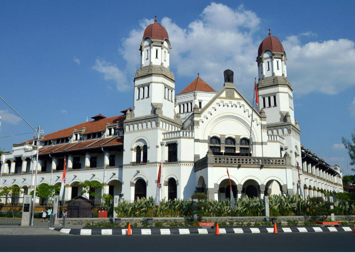 Melihat Megahnya Lawang Sewu Kota Semarang