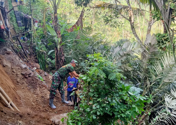 Hujan Lebat Picu Pergerakan Tanah di Desa Pekandangan Kecamatan Banjarmangu