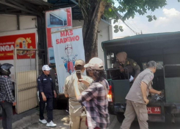 KPU Banyumas dan Satpol PP Banyumas Bersihkan 4.447 APK yang Melanggar