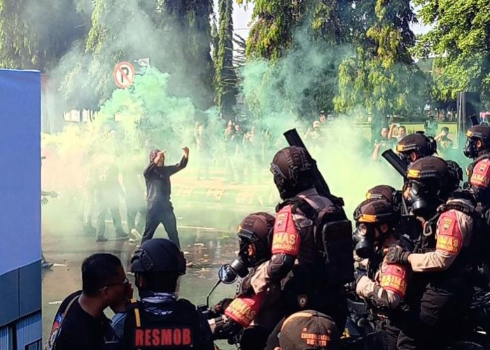 Bentrokan Massa di Alun-alun Purbalingga, Polisi Terluka, Ternyata Simulasi Sispamkota Jelang May Day