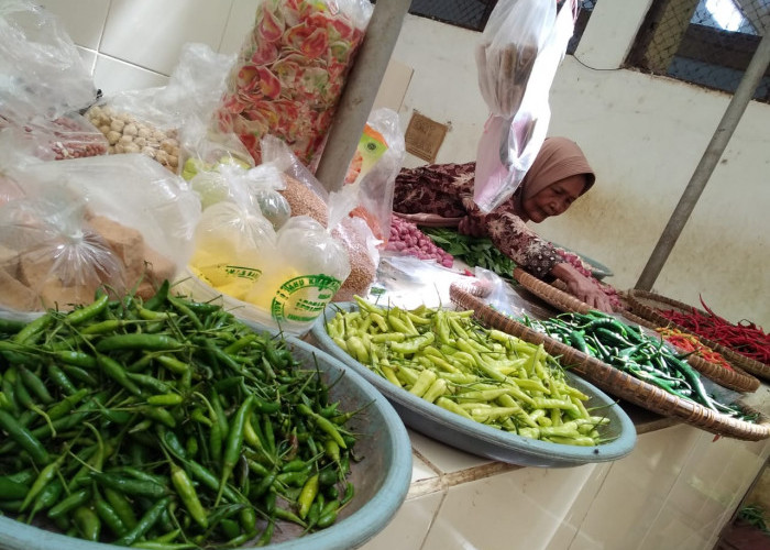  Pedagang di Sumpiuh: Harga Cabai 'Jeglag-Jeglug'