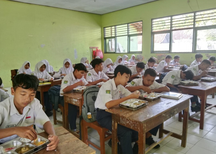 MBG Sambangi MTsN 6 Kebumen 