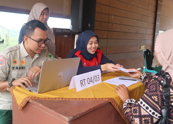 Pemulihan Pascabencana, 214 Keluarga Terdampak Longsor Situkung Terima BLT Rp 500 Ribu