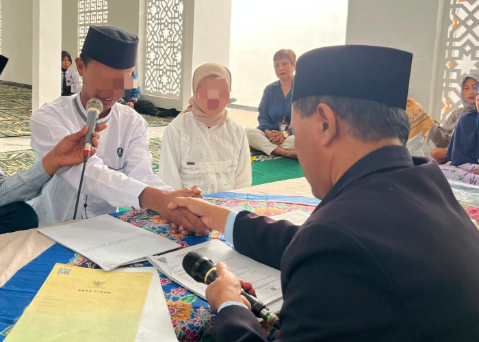 Warga Binaan Lapas Cilacap Langsungkan Akad Nikah di Balik Bui