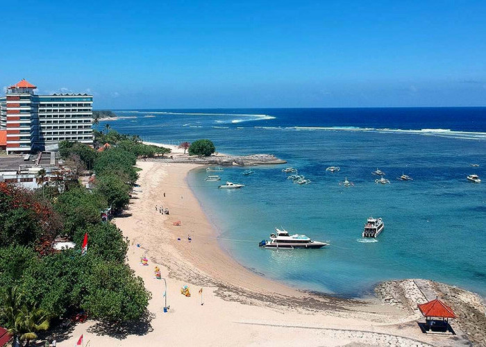 Pantai Sanur : Harga Tiket, dan Daya Tarik Sunrise hingga Watersport