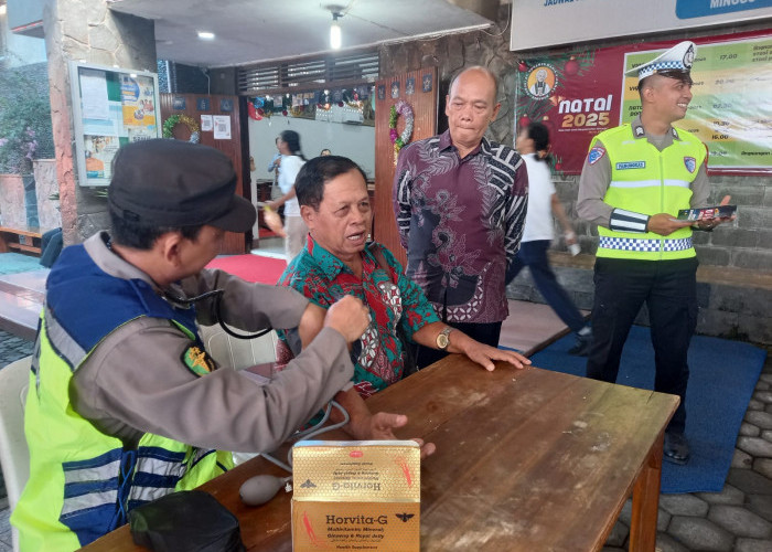 Polres Gelar Pemeriksaan Kesehatan Jemaat Natal Gratis