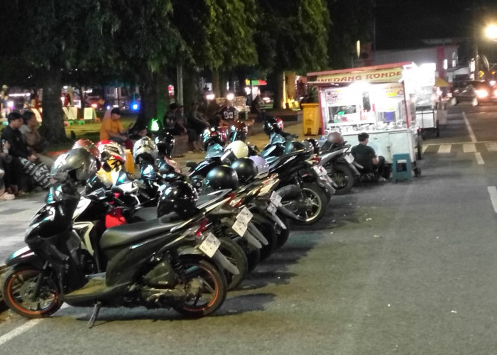 Jukir Liar Beroperasi Setiap Malam di Alun-alun Purbalingga, Tarif Parkir Motor Dipatok Rp 2 Ribu Tanpa Karcis