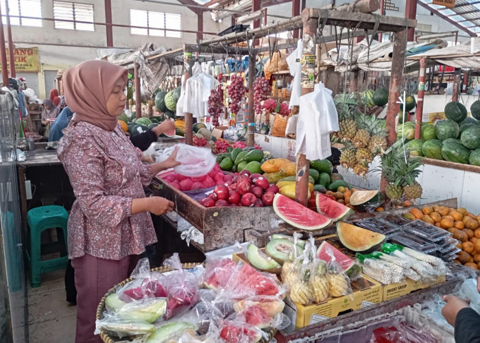 Ramadan 1447 H Picu Kenaikan Harga Buah di Kabupaten Purbalingga, Pedagang Klaim Penjualan Normal