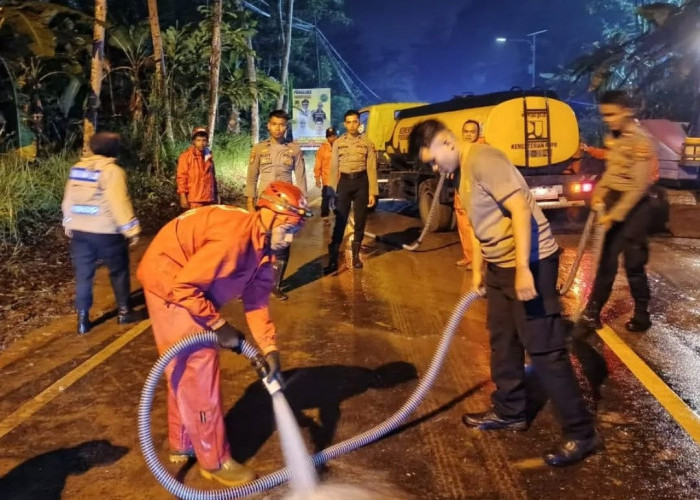 Hujan Deras, Longsor Tutup Sejumlah Jalan di Banjarnegara