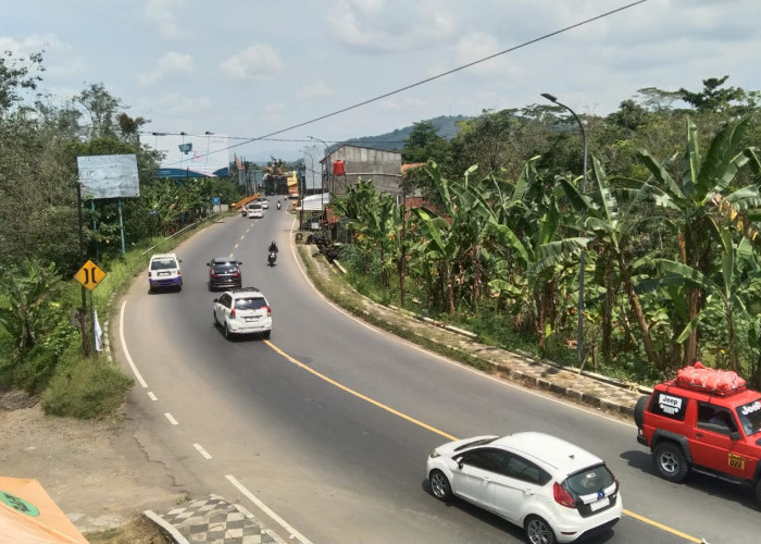 Lalu Lintas Kendaraan di Perbatasan Jawa Barat - Jawa Tengah Mulai Meningkat 