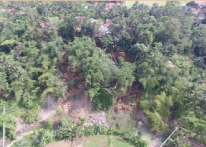 Longsor Tutup Aliran Sungai Ente di Desa Kasegeran, Masyarakat di Hilir Diminta Waspada
