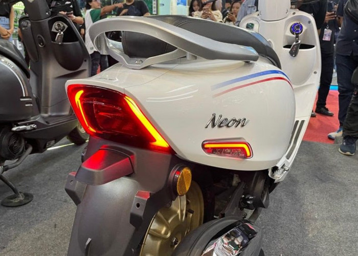 WMoto Letbe Neon, Skutik Retro Modern 125cc dengan Harga di Bawah Rp 20 Juta