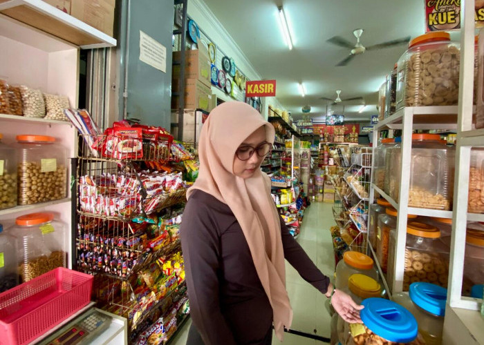 Snack Kiloan dan Isi Parsel Lebaran Komplit di Toko Snack Sumarto