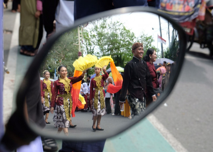 Kirab Budaya Hari Jadi ke-396 Kebumen, Semarak Sejarah, Budaya-Tradisi, hingga Hasil Bumi