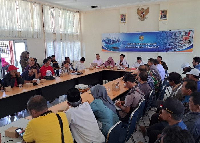 Puluhan Pengusaha Kapal di Cilacap Keluhkan Rekomendasi BBM Bersubsidi dan Biaya Administrasi Lelang