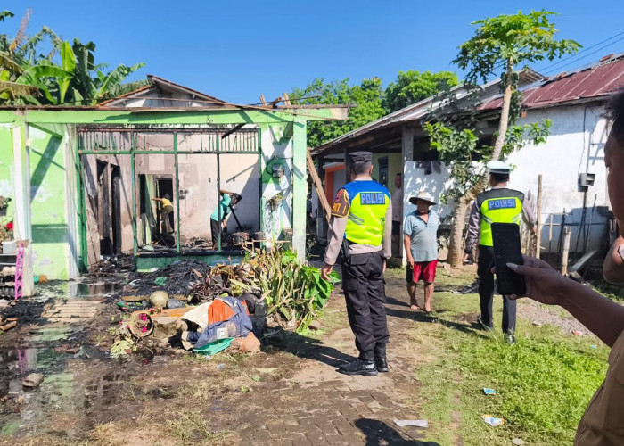 Diduga Korsleting Listrik, Rumah Warga Kemangkon Purbalingga Hangus Terbakar Saat Pemilik di Sawah