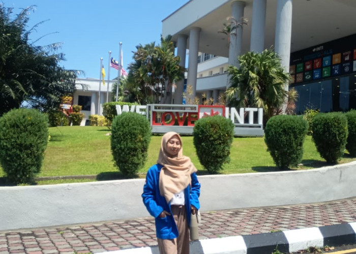 Perluas Wawasan Global, Mahasiswa PBI UMP Nadia Nariswari Putri Ikuti Student Mobility di Malaysia