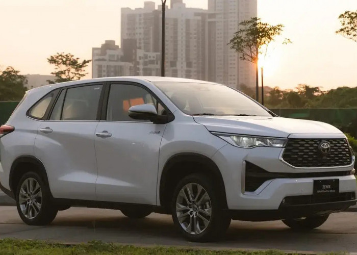 Begini Perbedaan Mobil Mitsubishi Destinator Dengan Toyota Innova Zenix!