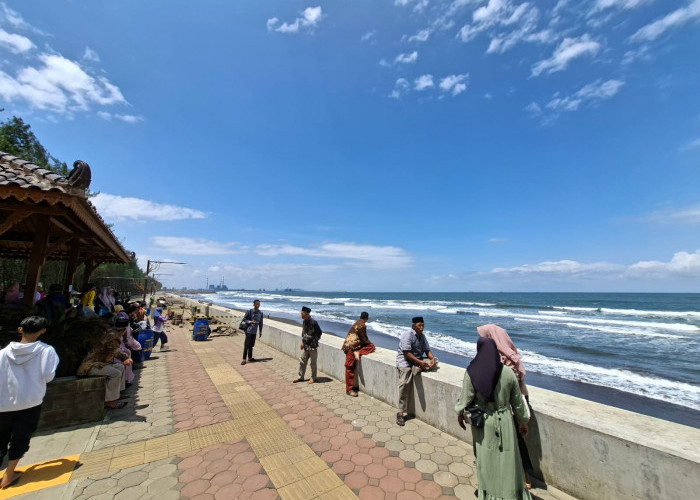 Libur, Pengunjung Pantai Kemiren Cilacap Alami Lonjakan