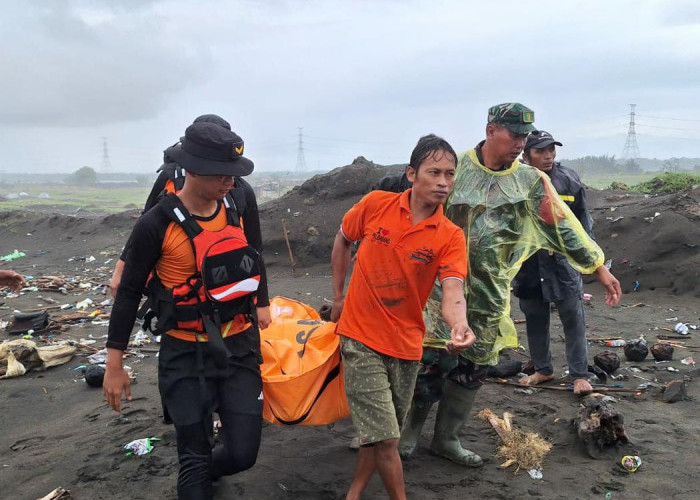 Kapal Nelayan Tergulung Ombak Saat Tabur Jaring di Perairan PLTU Bunton, 2 ABK Selamat , 1 Orang Meninggal