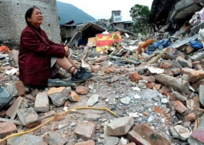 Lebih dari 100 Orang Tewas di Gempa Bumi Besar di Laut Barat Tiiongkok