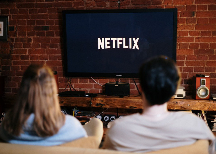 Rekomendasi Serial dan Film Netflix yang Bisa Kamu Cobain