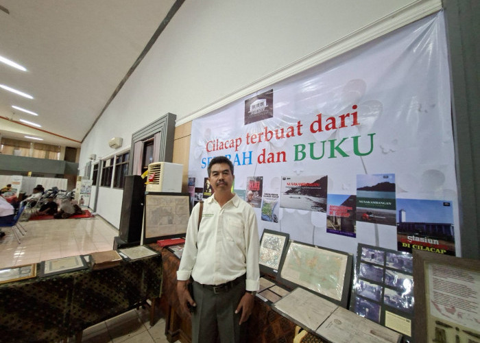 Komunitas Tjilatjap History Ungkap Detail Peristiwa Bumi Hangus Cilacap 1947 di Hadapan Ratusan Pelajar