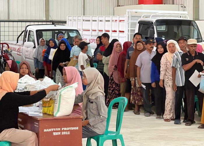 Ribuan Warga Grenggeng, Kebumen Daftar Anggota KDMP