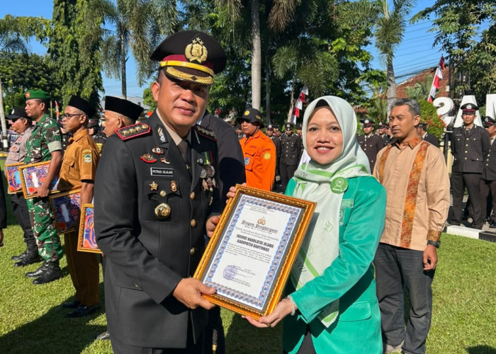 Fatayat NU Banyumas Raih Penghargaan Mitra Safe House 110 dari Polresta Banyumas