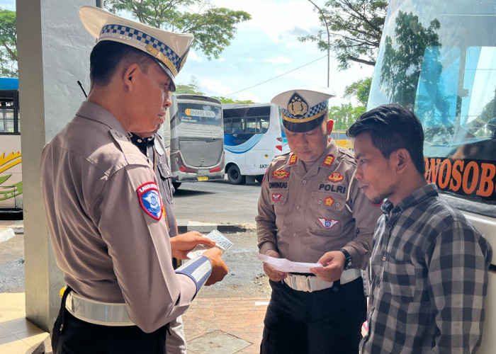 Satlantas Polresta Banyumas Sasar Pengemudi Bus AKAP dan AKDP Dengan Gelar Ramp Check di Terminal Bulupitu