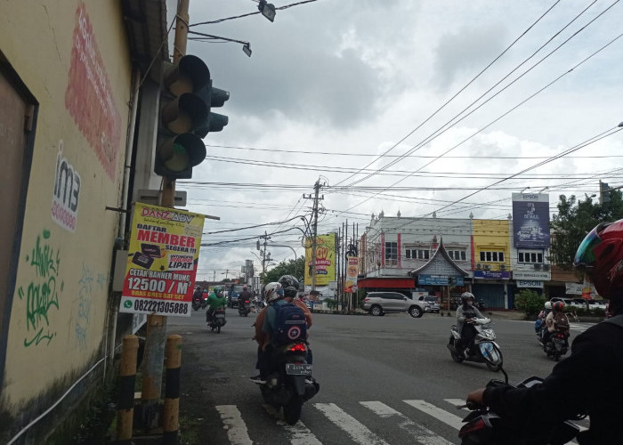 Susahnya Melacak Pemilik Reklame Liar di Kota Purwokerto