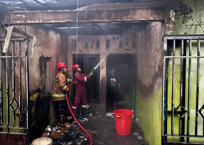 Genset Meledak, Teras Rumah Warga Sampang Terbakar