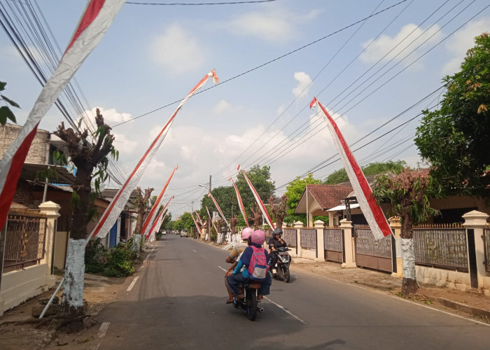 Mulai Marak Bersolek Agustusan Meski Masih Akhir Juli